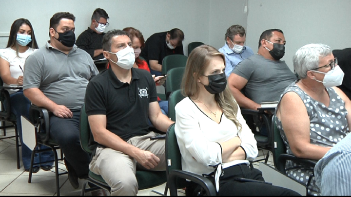 Vereadores participam de reunião sobre transporte coletivo Vereadores participam de reunião sobre transporte coletivo