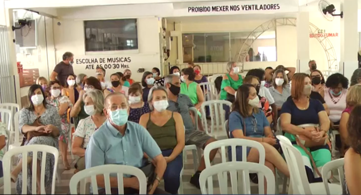 Aposentado são homenageados pelo município
