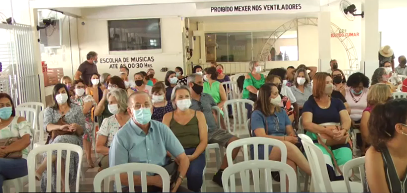 Aposentado são homenageados pelo município