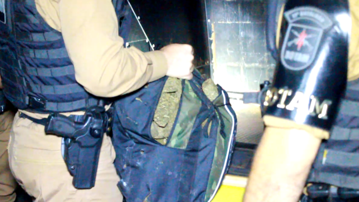 PM apreende mochila com quase 12 quilos de maconha após acidente