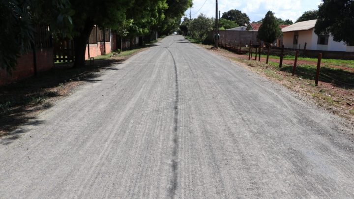 Concluída pavimentação com anti-pó na Vila Rural