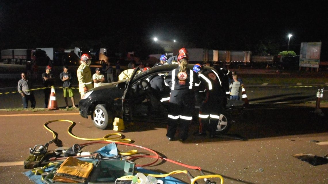 VIOLENTA COLISÃO TRASEIRA DEIXA TRÊS MULHERES NA PR-158 VIOLENTA COLISÃO TRASEIRA DEIXA TRÊS MULHERES NA PR-158