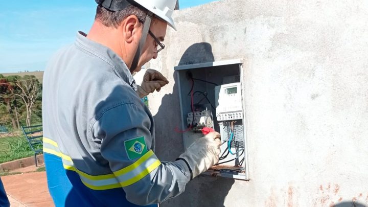“Gato” de energia elétrica é descoberto na Praça do jardim Santa Rosa