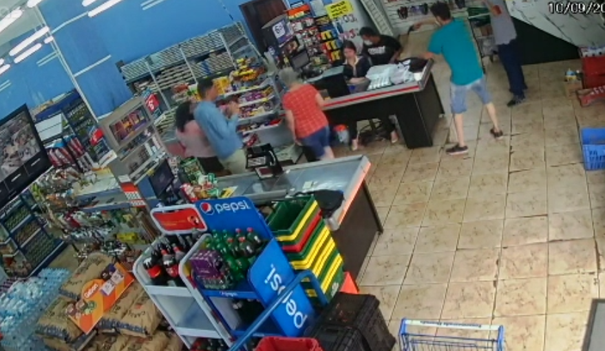 Funcionária de supermercado passa por momentos de terror, durante assalto