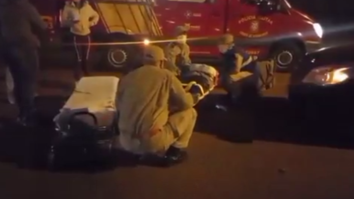 Acidente entre carro e moto deixa rapaz de 21 anos ferido Acidente entre carro e moto deixa rapaz de 21 anos ferido