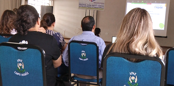 Estímulo a empregabilidade de pessoas com deficiência em parceria com a APAE