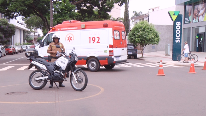 IDOSO É ATROPELADO NA FAIXA DE PEDESTRE