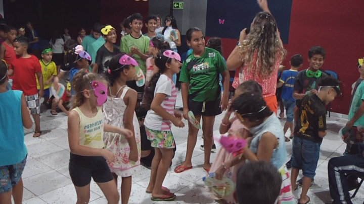 ASSISTÊNCIA SOCIAL FAZ TARDE DE CARNAVAL