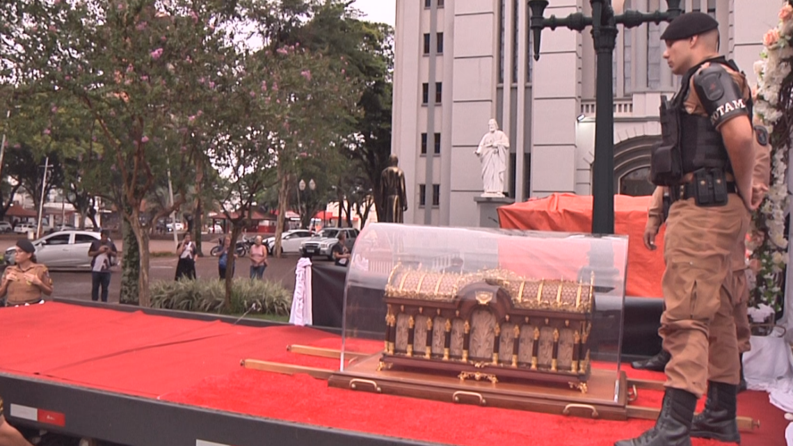 RELÍQUIAS DE SANTA TEREZINHA DO MENINO JESUS CHEGARAM EM CAMPO MOURÃO