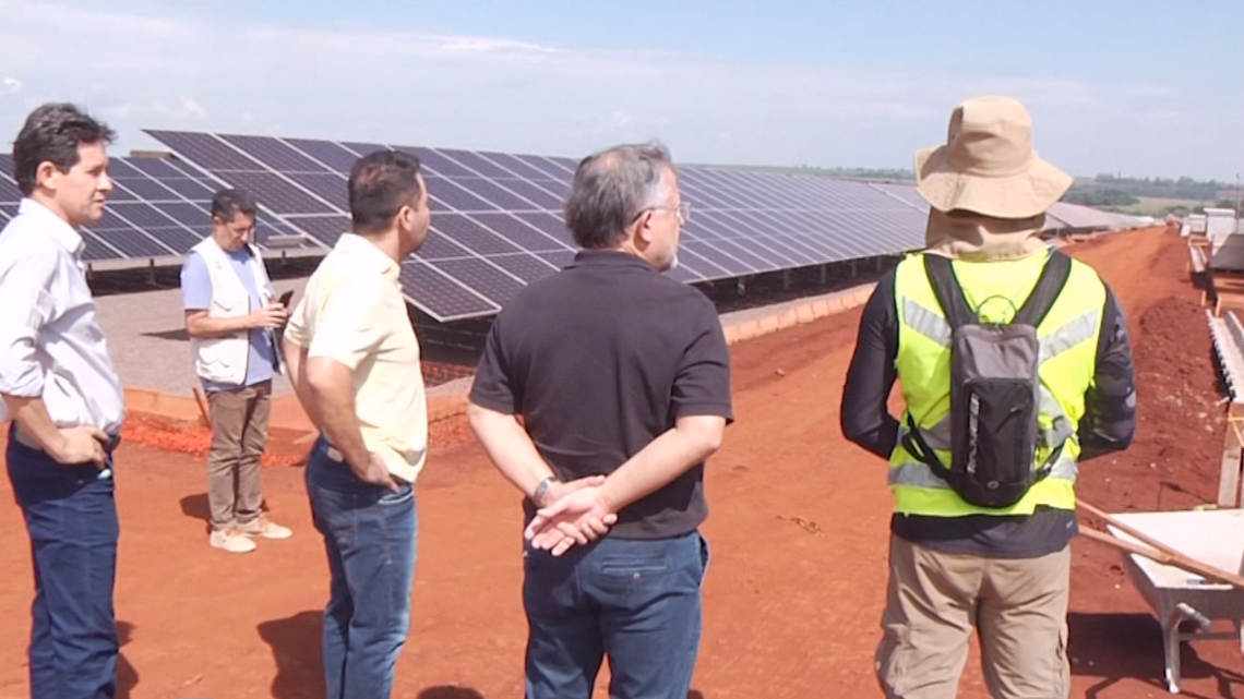 USINA FOTOVOLTAICA QUASE CONCLUÍDA EM CAMPO MOURÃO