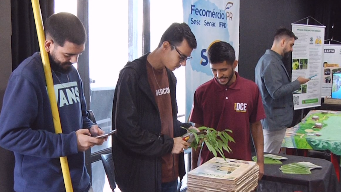 ALUNOS APRENDEM DE FORMA LÚDICA SOBRE MATERIAIS RECICLÁVEIS