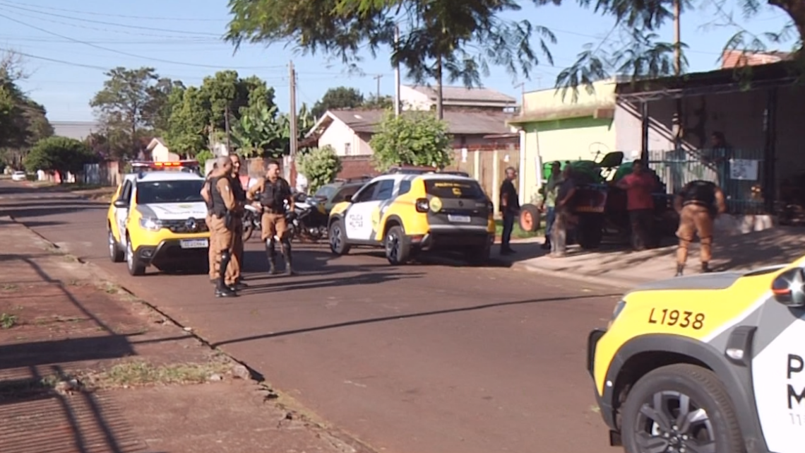 HOMEM EFETUA MAIS DE 30 DISPAROS DE ARMA DE FOGO EM RESIDÊNCIA NO LAR PARANÁ