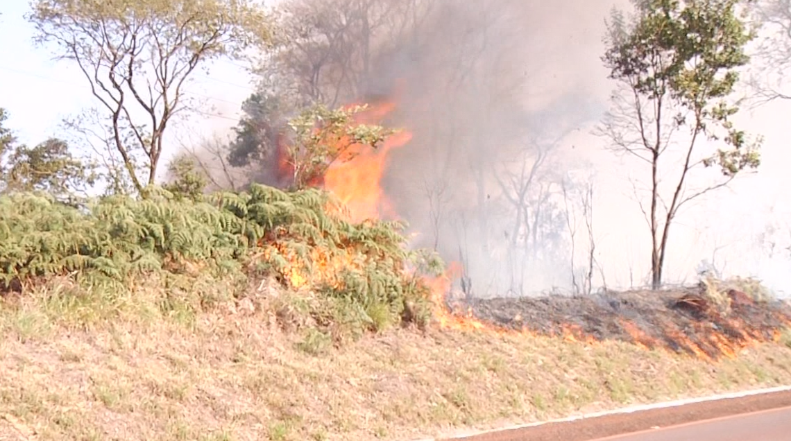 INCÊNDIO DE GRANDES PROPORÇÕES EM CAMPO MOURÃO