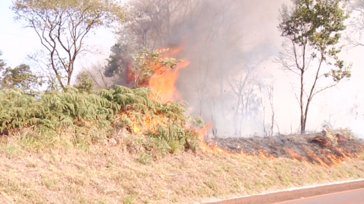 INCÊNDIO DE GRANDES PROPORÇÕES EM CAMPO MOURÃO