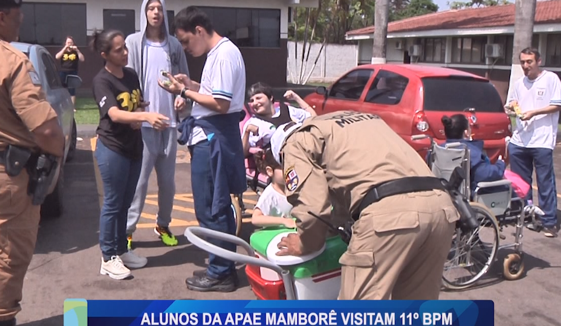 ALUNOS APAE MAMBORÊ VISITAM 11° BPM