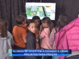 ALUNOS SE DIVERTEM AJUDANDO A CRIAR PROJETOS PARA PRAÇA