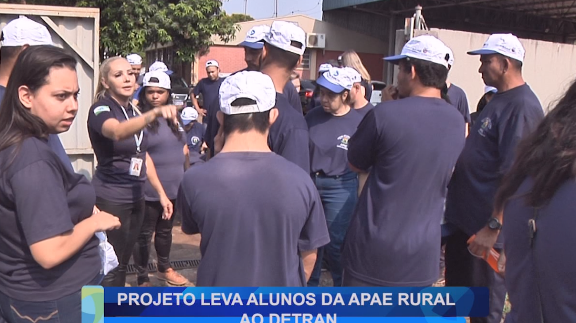 PROJETO LEVA ALUNOS DA APAE RURAL AO DETRAN