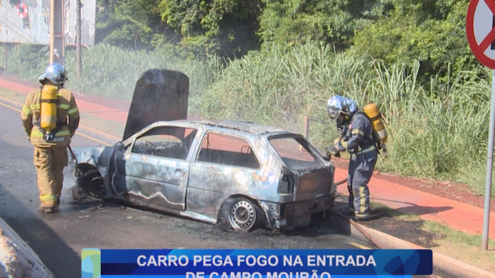 CARRO PEGA FOGO NA ENTRADA DE CAMPO MOURÃO