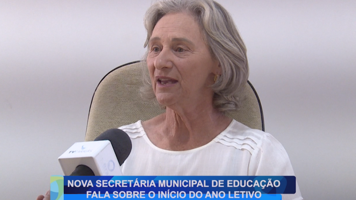 NOVA SECRETÁRIA MUNICIPAL DE EDUCAÇÃO FALA SOBRE O INÍCIO DO ANO LETIVO