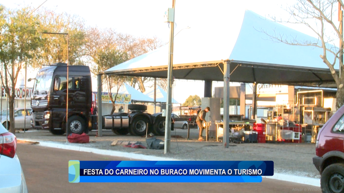FESTA DO CARNEIRO NO BURACO MOVIMENTA O TURISMO