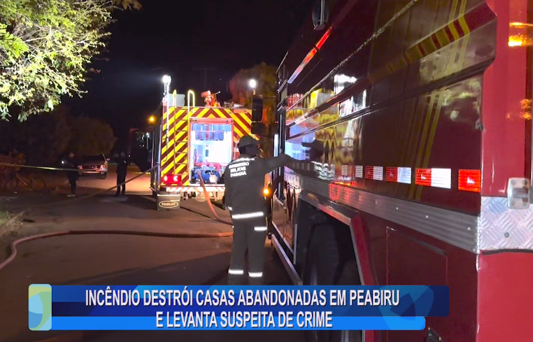 INCÊNDIO DESTRÓI CASAS ABANDONADAS EM PEABIRU E LEVANTA SUSPEITA DE CRIME