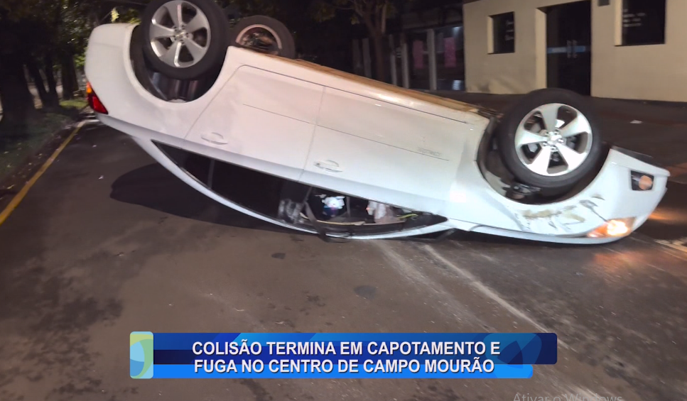 COLISÃO ENTRE DOIS VEÍCULOS TERMINA EM CAPOTAMENTO E FUGA NO CENTRO DE CAMPO MOURÃO