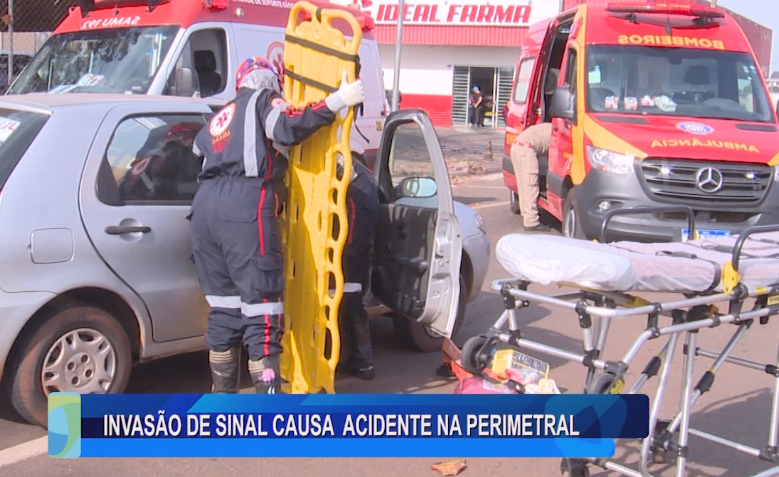 INVASÃO DE SINAL CAUSA ACIDENTE NA PERIMETRAL