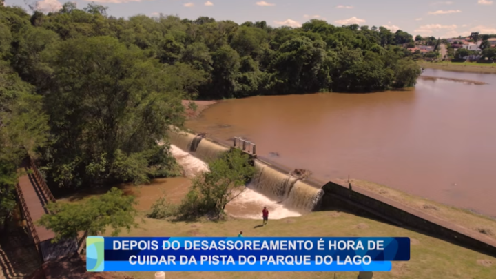 CONCLUÍDO DESASSOREAMENTO DO PARQUE DO LAGO DE CAMPO MOURÃO