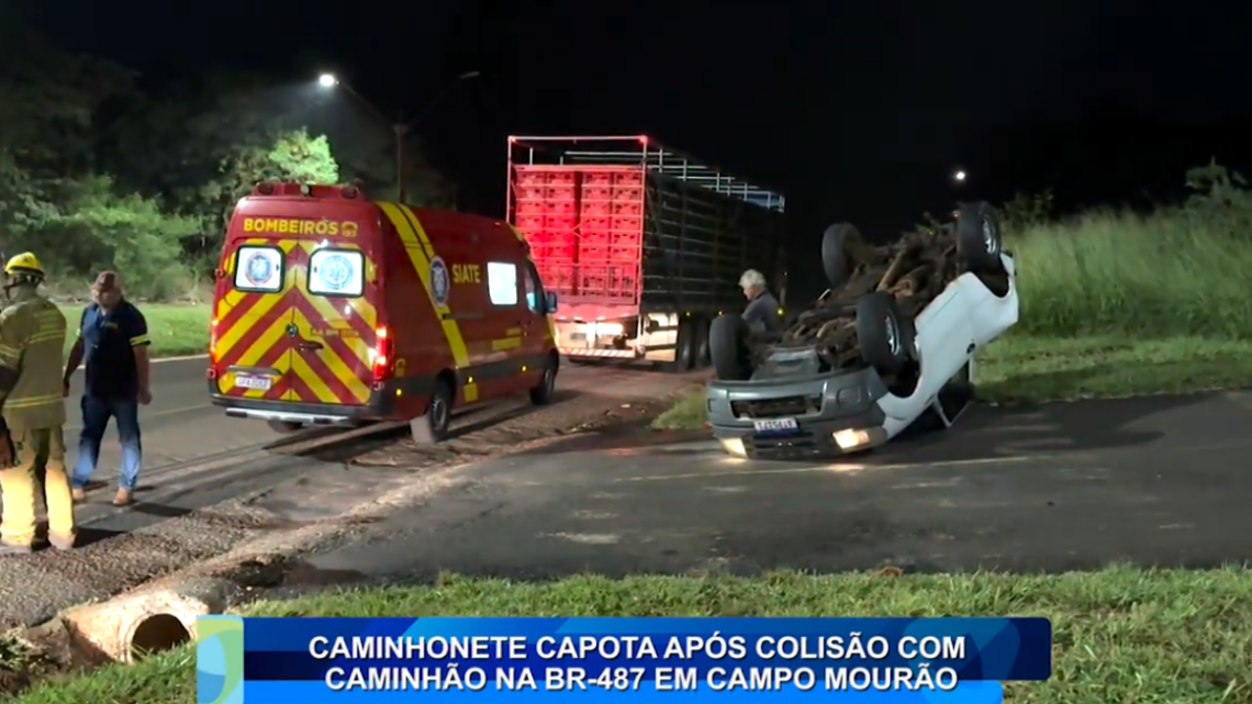 CAMINHONETE CAPOTA APÓS COLISAO COM CAMINHÃO NA BR-487