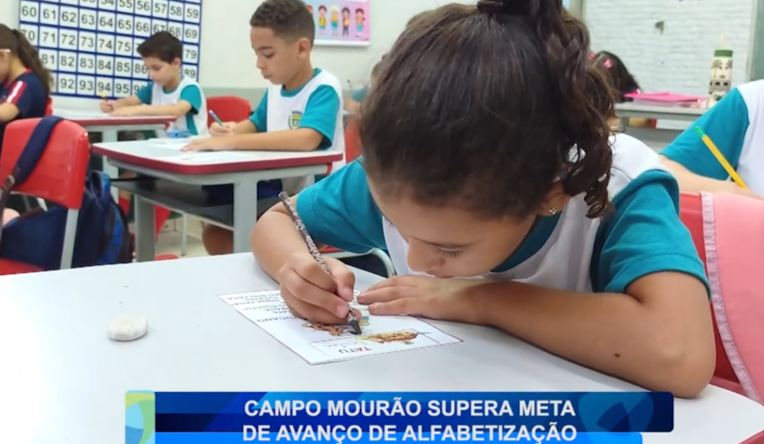 CAMPO MOURÃO SUPERA META DE AVANÇO DE ALFABETIZAÇÃO