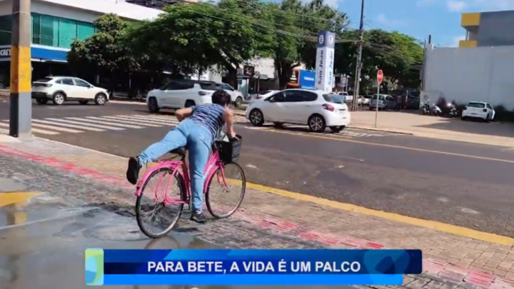 PARA BETE, A  VIDA É UM PALCO