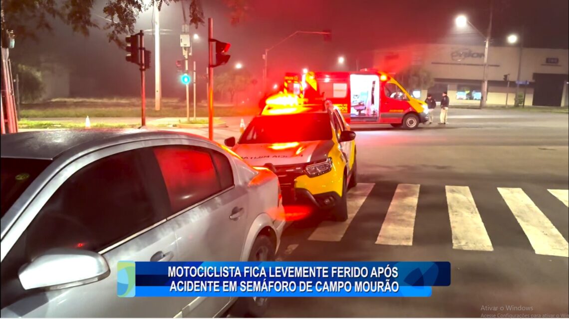 MOTOCICLISTA FICA LEVEMENTE FERIDO APÓS ACIDENTE EM SEMÁFORO DE CAMPO MOURÃO