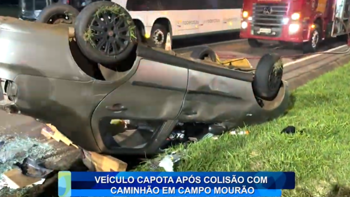 VEÍCULO CAPOTA APÓS COLISÃO COM CAMINHÃO EM CAMPO MOURÃO