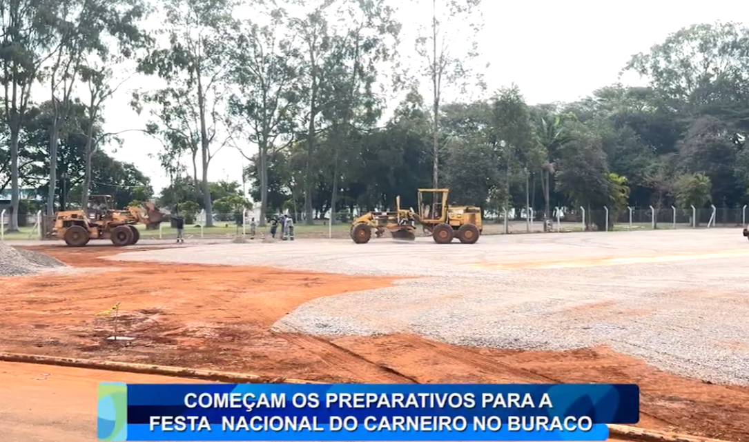 CAMPO MOURÃO PREPARA O PARQUE DE EXPOSIÇÕES PARA FESTA DO CARNEIRO NO BURACO
