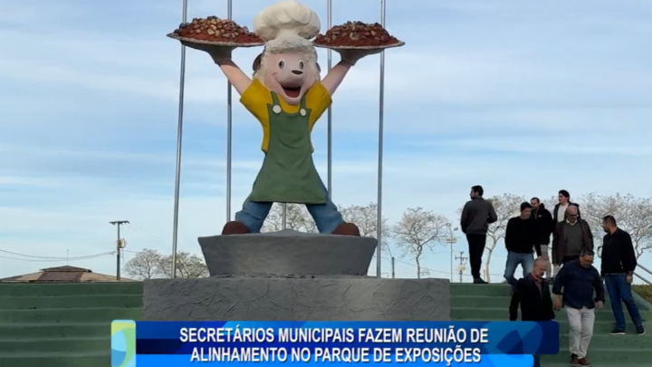 SECRETÁRIOS MUNICIPAIS FAZEM REUNIÃO DE ALINHAMENTO NO PARQUE DE EXPOSIÇÕES