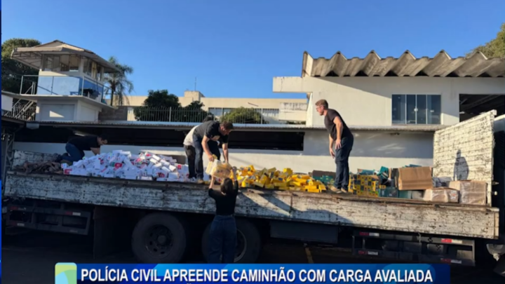 POLÍCIA CIVIL APREENDE CAMINHÃO COM CARGA AVALIADA EM R$ 4 MILHÕES EM MERCADORIAS DO PARAGUAI