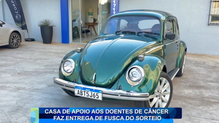 CASA DE APOIO AOS DOENTES DE CÂNCER FAZ ENTREGA DE FUSCA DO SORTEIO