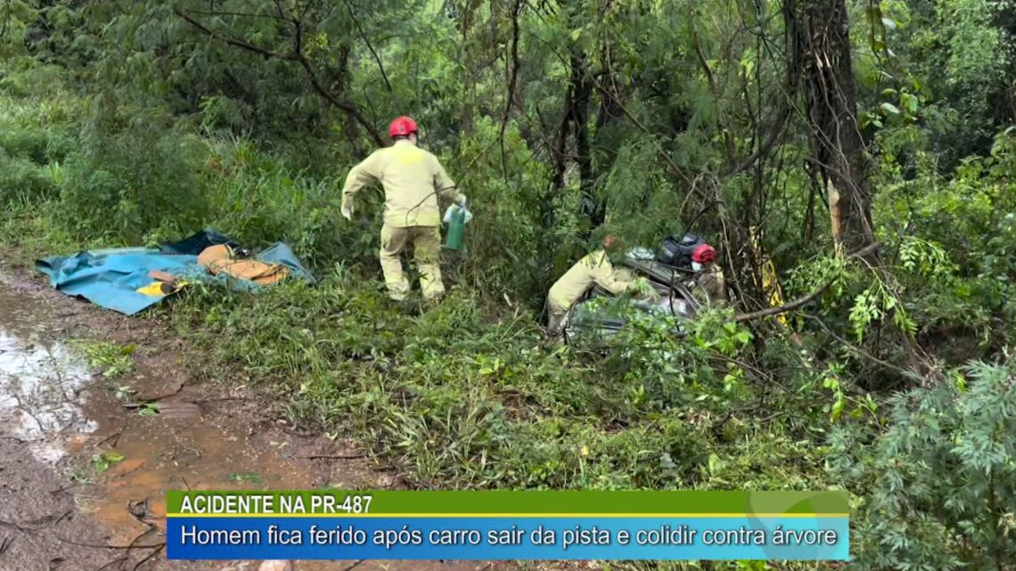 ACIDENTE NA PR 487: HOMEM FICA FERIDO APÓS CARRO SAIR DA PISTA E COLIDIR CONTRA ÁRVORE