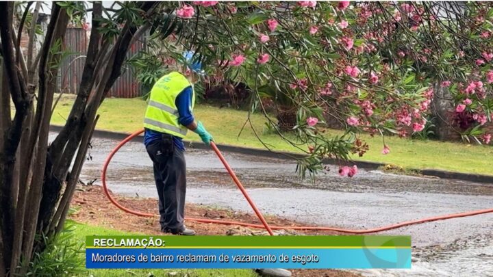 RECLAMAÇÃO: MORADORES DE BAIRRO RECLAMAÇÃO DE VAZAMENTO DE ESGOTO