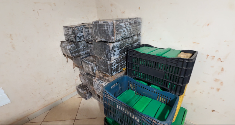 Apreensão: PRF apreende mais de 500 kg de drogas.