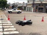 Acidente: Motociclista fica ferido após colisão no centro de Campo Mourão.