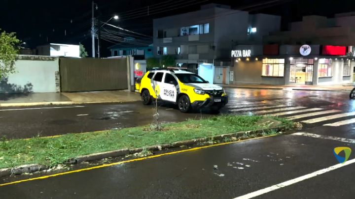 Operação AIFU fiscaliza e fecha bar por falta de segurança em Campo Mourão.
