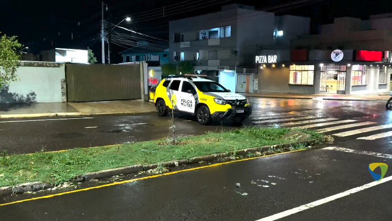 Operação AIFU fiscaliza e fecha bar por falta de segurança em Campo Mourão.